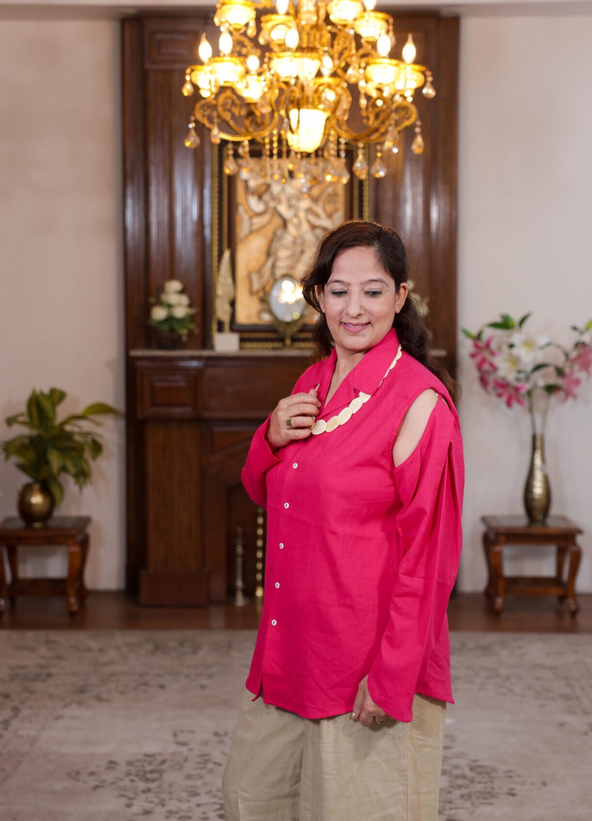 Shirt with detachable sleeves