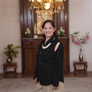 shirt with detachable sleeves (black)