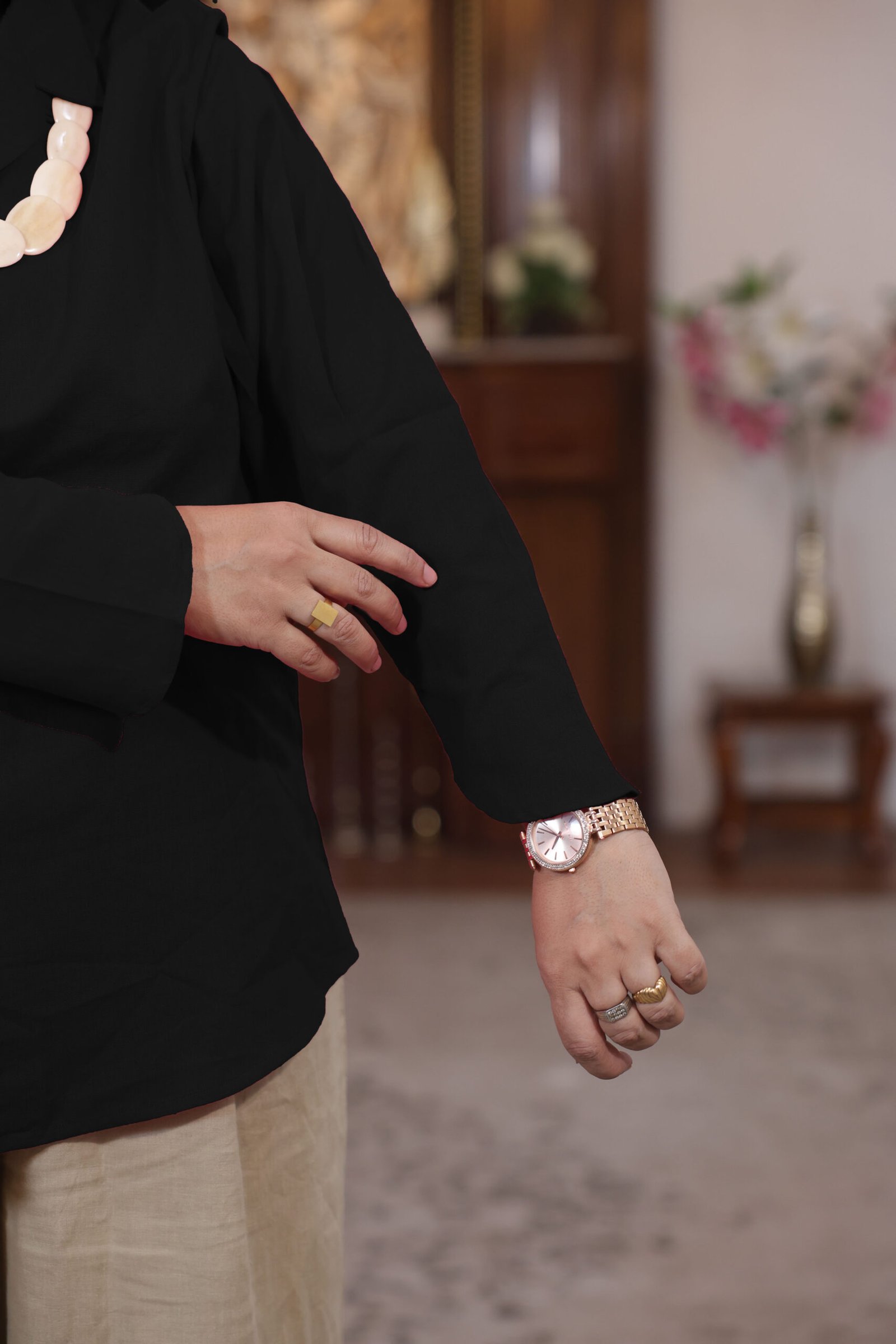 shirt with detachable sleeves (black)